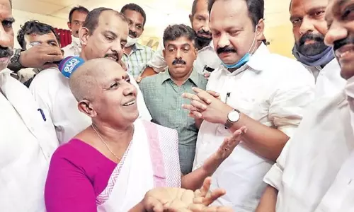 ലതിക സുഭാഷിന്റെ സ്ഥാനാര്ഥിത്വം; യു.ഡി.എഫിന് വെല്ലുവിളി, ആശങ്കയില് എല്.ഡി.എഫ് ലതിക സുഭാഷിന്റെ സ്ഥാനാര്ഥിത്വം; യു.ഡി.എഫിന് വെല്ലുവിളി, ആശങ്കയില് എല്.ഡി.എഫ്