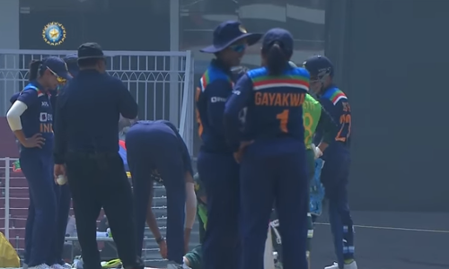 ദക്ഷിണാഫ്രിക്ക വുമണ്‍സ് ടീം 157 ന് പുറത്ത്