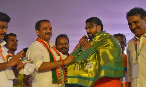 സിനിമ സീരിയൽ താരം വിവേക് ഗോപൻ ബി.ജെ.പിയില്‍ ചേര്‍ന്നു