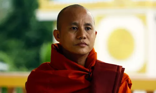 മോങ്ക് വിറാതുവിനെ അറസ്റ്റ് ചെയ്യാനുള്ള നീക്കത്തിനെതിരെ മ്യാന്‍മറില്‍ പ്രതിഷേധം