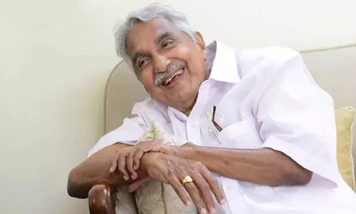 ജോര്‍ജിന് എന്നോട്  എന്തും പറയാനുള്ള സ്വാതന്ത്ര്യമുണ്ട്; മൂര്‍ഖന്‍ പരാമര്‍ശത്തില്‍ പരിഭവമില്ലെന്ന് ഉമ്മന്‍ചാണ്ടി