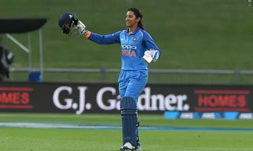 സ്മൃതി മന്ദാനയും പൂനവും തിളങ്ങി: ഇന്ത്യന്‍ വനിതകള്‍ക്ക് ജയം