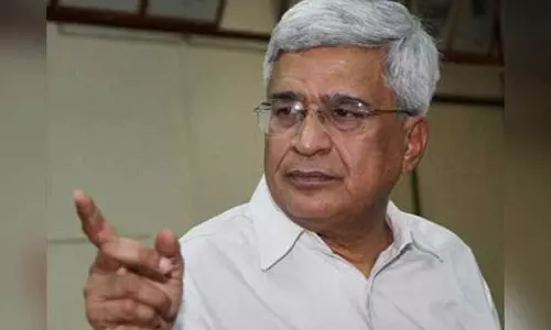 കോടതി എക്സിക്യൂട്ടീവിന് വഴങ്ങിക്കൊടുക്കുന്നു: സുപ്രീംകോടതിക്കെതിരെ രൂക്ഷവിമര്‍ശനവുമായി പ്രകാശ് കാരാട്ട്