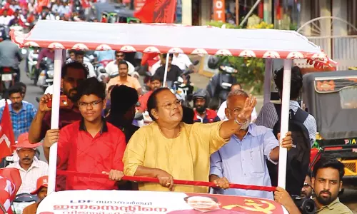 കോണ്‍ഗ്രസ് തിരിച്ചുവരണമെന്ന് ഞാന്‍ പറയണമെങ്കില്‍ എന്‍റെ ബുദ്ധിക്ക് തകരാറുണ്ടാവണം-ഇന്നസെന്‍റ്