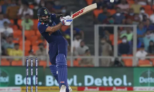 അപരാജിത 73 റൺസ്; കോലി റെക്കോർഡുകൾക്ക് നടുവിൽ