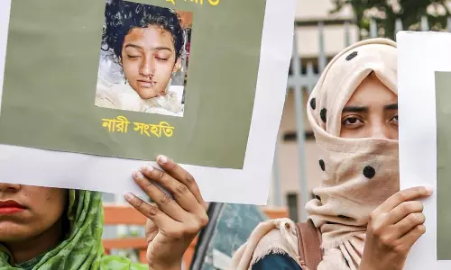 വിദ്യാർഥിനിയെ ജീവനോടെ കത്തിച്ചു കൊന്ന കേസിൽ പതിനാറു പേർക്ക് വധശിക്ഷ