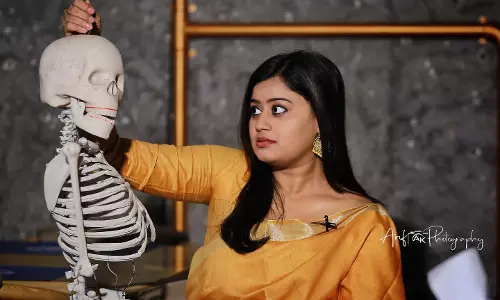 കണ്ടിട്ട് ദൃശ്യം 3ലെ സേവ് ദി ഡേറ്റ് ആണെന്ന് തോന്നുന്നു..! വൈറലായി അന്‍സിബയുടെ ഫോട്ടോഷൂട്ട്