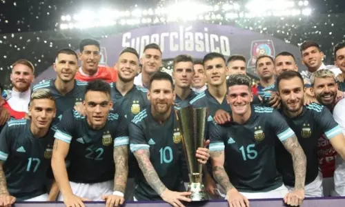 മെസി കരുത്തില് കാനറികളെ തകര്ത്ത് അര്ജന്റീന മെസി കരുത്തില് കാനറികളെ തകര്ത്ത് അര്ജന്റീന