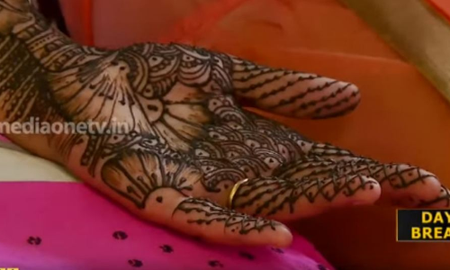 പെരുന്നാളിന് കടും ചുകപ്പിന്‍റെ ചന്തം പകരുന്ന മെഹന്തിയുടെ നിര്‍മാണം കാണാം..