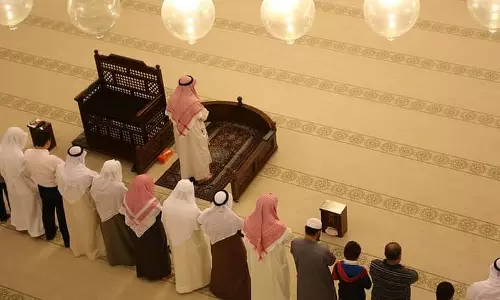 ബഹ്റൈനിൽ പള്ളികളിൽ വെള്ളിയാഴ്ച ജുമുഅ ഒഴികെയുള്ള പ്രാർഥനകൾ പുനരാരംഭിച്ചു