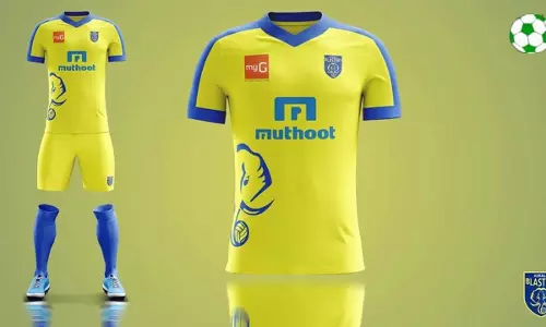 ബ്ലാസ്റ്റേഴ്സിന്റെ പുതിയ ജേഴ്സി ഇന്നു മുതല് വിപണിയില് ബ്ലാസ്റ്റേഴ്സിന്റെ പുതിയ ജേഴ്സി ഇന്നു മുതല് വിപണിയില്