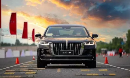 5 കോടിയുടെ വണ്ടി 35 ലക്ഷത്തിന്; റോള്‍സ് റോയ്സിനും വ്യാജനുണ്ടാക്കി ചൈന