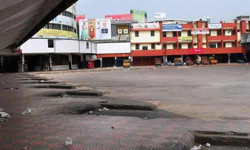 സംസ്ഥാനത്ത് വാഹന പണിമുടക്ക് പൂർണം