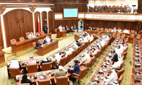 ഗാർഹിക ജോലി വിസയിൽ എത്തുന്നവർക്ക് വിമാനത്താവളത്തിൽ നിർബന്ധിത ആരോഗ്യ പരിശോധന നടത്തണമെന്ന് ബഹ്റൈന്‍ പാർലമെൻ്റിൽ ശിപാർശ