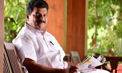 ഭൂപരിഷ്കരണ നിയമം ലംഘിച്ച പി.വി അൻവറിനെതിരെ നടപടിയെടുക്കാത്തത് എന്തുകൊണ്ടെന്ന് ഹൈക്കോടതി