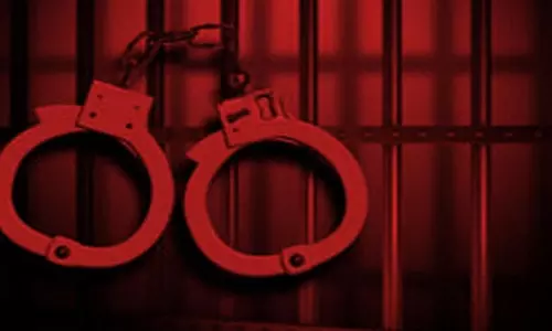 സഹോദരിയുടെ കാമുകന്റെ വെട്ടിയെടുത്ത തലയുമായി 22കാരൻ പൊലീസ് സ്​റ്റേഷനിൽ