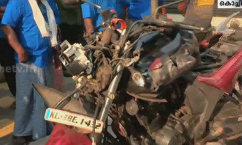 കൊച്ചി എളംകുളത്ത് നിയന്ത്രണം വിട്ട ബൈക്ക് സ്ലാബിൽ ഇടിച്ച് യുവാവ് മരിച്ചു