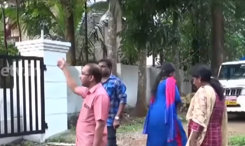 പെരുമ്പാവൂര്‍ കുറുപ്പംപടിയില്‍ നാട്ടുകാരെ അമ്പരപ്പെടുത്തി മഞ്ഞമഴ