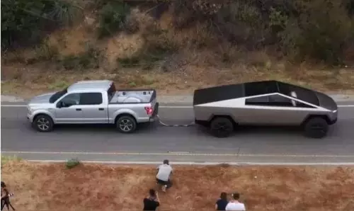 ടെസ്‍ലയുടെ സൈബര്‍ട്രക്കും ഫോര്‍ഡ് എഫ്- 150 യും തമ്മില്‍ വടംവലി; ആര് ജയിക്കും ? വീഡിയോ പങ്കുവെച്ച് ഇലോണ്‍ മസ്ക്