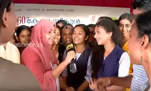 ആളൊരുങ്ങി, അരങ്ങൊരുങ്ങി, കലവറയുമൊരുങ്ങി ആളൊരുങ്ങി, അരങ്ങൊരുങ്ങി, കലവറയുമൊരുങ്ങി