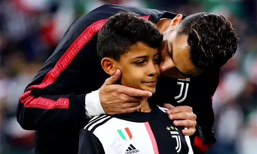 ആ മുറി കണ്ടപ്പോൾ ക്രിസ്റ്റ്യാനോയുടെ മകൻ ചോദിച്ചു: ‘പപ്പ ശരിക്കും ഇവിടെ താമസിച്ചിരുന്നോ?’ 