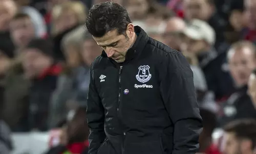 എവര്‍ട്ടണ്‍  മാനേജര്‍ മാര്‍ക്കോ സില്‍വയെ പുറത്താക്കി