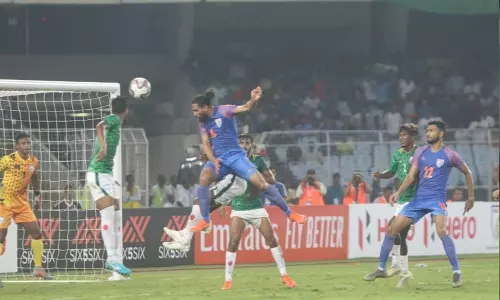 പിതാവ് ഓപ്പറേഷന്‍ ടേബിളിലായിരുന്നു; ആരേയും ഒന്നും അറിയിച്ചില്ല, ആദില്‍ ഖാന്‍ ഇന്ത്യയുടെ രക്ഷകനായി