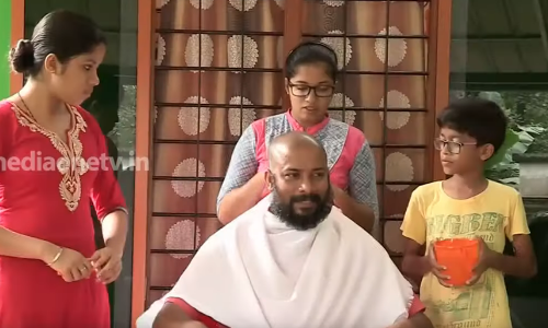 തലയിലൊരു തരി പോലും മുടി വേണ്ട, താടിയില്‍ കത്രിക തൊടില്ല, നടത്തം ചെരുപ്പില്ലാതെ; ശപഥം  മാറ്റണമെങ്കില്‍ ജോര്‍ജ്ജിന് പട്ടയം കിട്ടണം