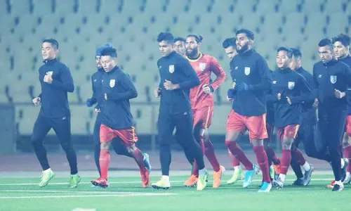 ലോകകപ്പ് യോഗ്യത: ഇന്ന് ഇന്ത്യക്ക് ജയിക്കണം; പക്ഷേ വെല്ലുവിളികള് ചെറുതല്ല... ലോകകപ്പ് യോഗ്യത: ഇന്ന് ഇന്ത്യക്ക് ജയിക്കണം; പക്ഷേ വെല്ലുവിളികള് ചെറുതല്ല...