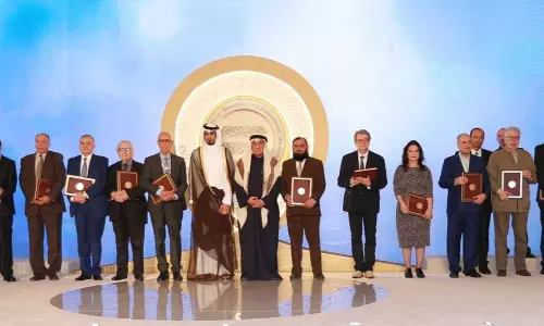 അറബി സാഹിത്യവിവര്ത്തന രംഗത്ത് ഖത്തര് നല്കുന്ന പരമോന്നത പുരസ്കാരത്തില് മലയാളത്തിന് വന് നേട്ടം അറബി സാഹിത്യവിവര്ത്തന രംഗത്ത് ഖത്തര് നല്കുന്ന പരമോന്നത പുരസ്കാരത്തില് മലയാളത്തിന് വന് നേട്ടം