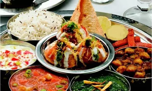 കോഹ്‍ലിക്ക് വെജിറ്റേറിയന്‍, മറ്റ് ടീമംഗങ്ങള്‍ക്ക് നോണ്‍ വെജ്; ക്രിക്കറ്റ് താരങ്ങള്‍ക്കായി ഗംഭീര വിരുന്നൊരുക്കി കോവളം റാവിസ് ഹോട്ടല്‍