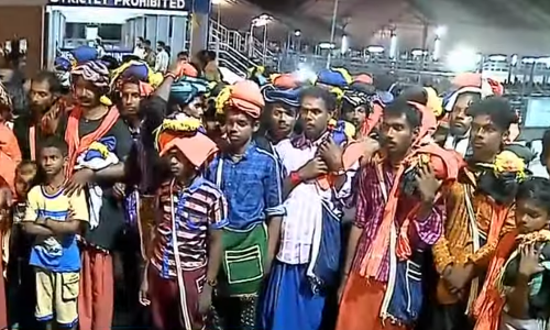 പതിവ് തെറ്റിച്ചില്ല; അഗസ്ത്യാര്‍കൂടത്തെ ആദിവാസികള്‍ ഇത്തവണയും ശബരിമല ദര്‍ശനത്തിനെത്തി