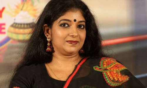 തിരക്കുകള്‍ക്കിടയില്‍ രാജ്യാന്തര ചലച്ചിത്രമേളയിലേക്ക് ഓടിയെത്തിയതാണ് മലയാളികളുടെ പ്രിയ നടി സിതാര