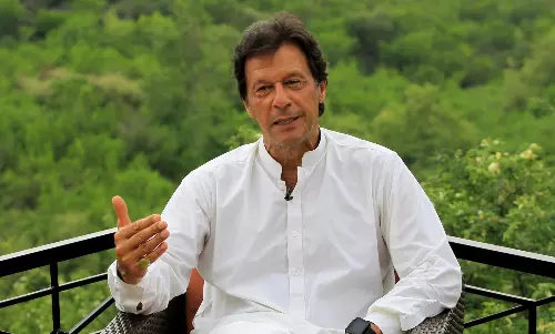 രാത്രിയില്‍ മരങ്ങള്‍ ഓക്സിജന്‍ ഉത്പാദിപ്പിക്കുന്നുവെന്ന് ഇമ്രാന്‍ ഖാന്‍; സോഷ്യല്‍മീഡിയയില്‍ പരിഹാസമഴ