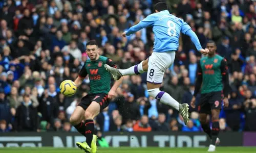 ആസ്റ്റണ്‍ വില്ലയെ തവിടുപൊടിയാക്കി മാഞ്ചസ്റ്റര്‍ സിറ്റി