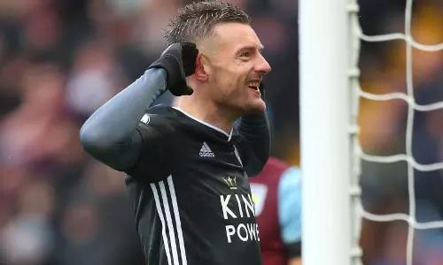 തുടര്‍ച്ചയായി എട്ടാം ജയത്തോടെ ലെസ്റ്റര്‍ സിറ്റി