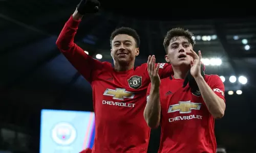 സിറ്റിയെ തോല്‍പിച്ച് യുണൈറ്റഡ്, അപരാജിത കുതിപ്പ് തുടര്‍ന്ന് ലിവര്‍പൂള്‍