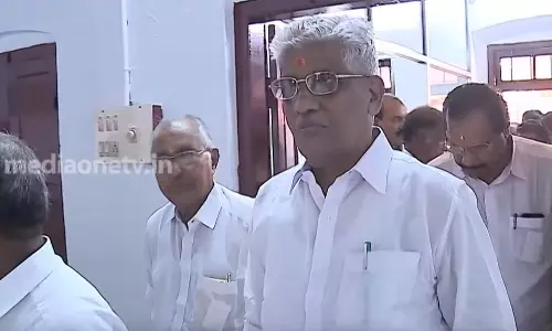 തകര്ന്നടിഞ്ഞ ജാതിക്കോട്ടകള് തകര്ന്നടിഞ്ഞ ജാതിക്കോട്ടകള്