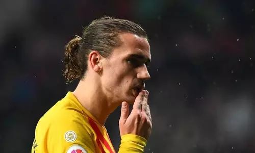 ‘’ഗ്രീസ്മാന്‍ ചാവൂ...’ മുന്‍ സൂപ്പര്‍താരത്തിനെതിരെ അധിക്ഷേപവുമായി ആരാധകര്‍