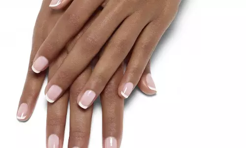 നഖം മുഖം പോലെ സൂക്ഷിക്കാം