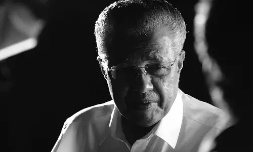 അന്ന് അഴിമതിയുടെ ദുർഗന്ധം പേറി, ഇന്ന് അംഗീകാരങ്ങളും; വൈറലായി മുഖ്യമന്ത്രിയുടെ ന്യൂ ജെന്‍ പ്രചരണ വീഡിയോ