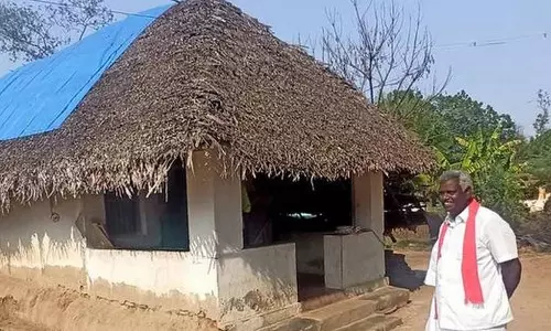 ഓലമേഞ്ഞ വീട്ടിൽ നിന്നൊരു എംഎൽഎ സ്ഥാനാർഥി ഓലമേഞ്ഞ വീട്ടിൽ നിന്നൊരു എംഎൽഎ സ്ഥാനാർഥി