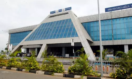 കരിപ്പൂരിൽ വൻ സ്വർണവേട്ട