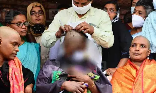 മുഖ്യമന്ത്രിക്കെതിരെ ധര്‍മ്മടത്ത് മത്സരിക്കും; വാളയാര്‍ പെണ്‍കുട്ടികളുടെ അമ്മ