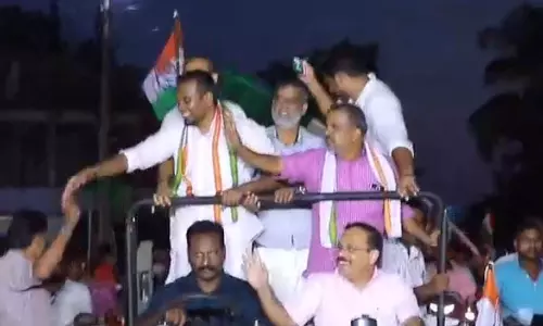 ഔദ്യോഗിക പ്രഖ്യാപനം വരുംമുമ്പെ തവനൂരിൽ റോഡ് ഷോയുമായി ഫിറോസ് കുന്നംപറമ്പിൽ ഔദ്യോഗിക പ്രഖ്യാപനം വരുംമുമ്പെ തവനൂരിൽ റോഡ് ഷോയുമായി ഫിറോസ് കുന്നംപറമ്പിൽ