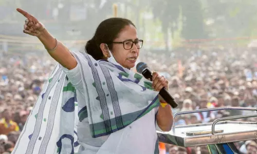 ദുരന്ത സമയത്ത് തിരിഞ്ഞുനോക്കാത്തവര്‍ തെരഞ്ഞെടുപ്പ് കാലത്ത് പണച്ചാക്കുമായി പറന്നെത്തി