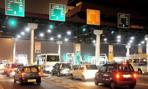 ടോള്‍ ബൂത്തുകള്‍ ഒരു വര്‍ഷത്തിനകം ഇല്ലാതാകും: നിതിന്‍ ഗഡ്കരി