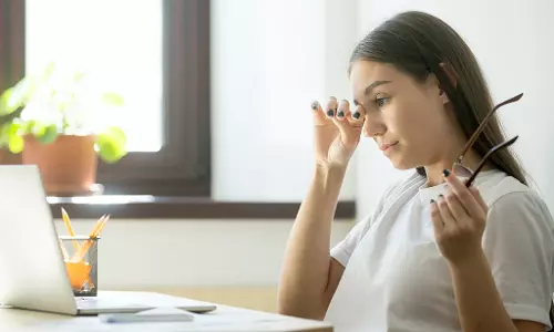 എപ്പോഴും കണ്ണ് തുടിക്കാറുണ്ടോ? കാരണമിതാണ്, പരിഹാരവുമുണ്ട്