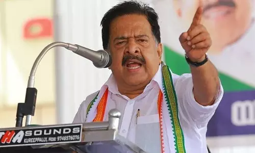 ജനങ്ങളുടെ സര്വേ യുഡിഎഫിന്, തകര്ക്കാമെന്ന് ആരും കരുതേണ്ട: രമേശ് ചെന്നിത്തല ജനങ്ങളുടെ സര്വേ യുഡിഎഫിന്, തകര്ക്കാമെന്ന് ആരും കരുതേണ്ട: രമേശ് ചെന്നിത്തല