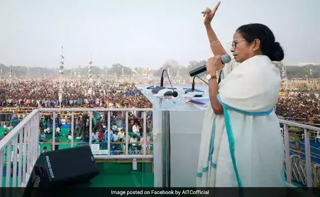 ബംഗാളില് വീണ്ടും ഘര്വാപസി? ബി.ജെ.പിയില് ചേര്ന്ന കൂടുതല് തൃണമൂല് നേതാക്കള് പാര്ട്ടിയിലേക്ക് മടങ്ങുന്നു ബംഗാളില് വീണ്ടും ഘര്വാപസി? ബി.ജെ.പിയില് ചേര്ന്ന കൂടുതല് തൃണമൂല് നേതാക്കള് പാര്ട്ടിയിലേക്ക് മടങ്ങുന്നു